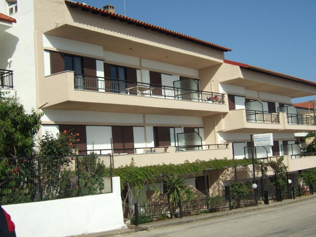 Kiwi Apartments Néa Fókaia Zewnętrze zdjęcie